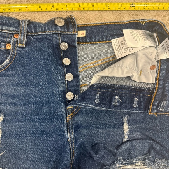 Levi Ribcage Shorts - Picture 3 of 4